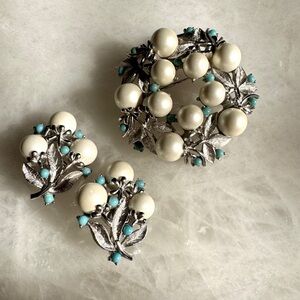 Vintage Sarah Coventry Silver and White Floral Brooch with matching earrings